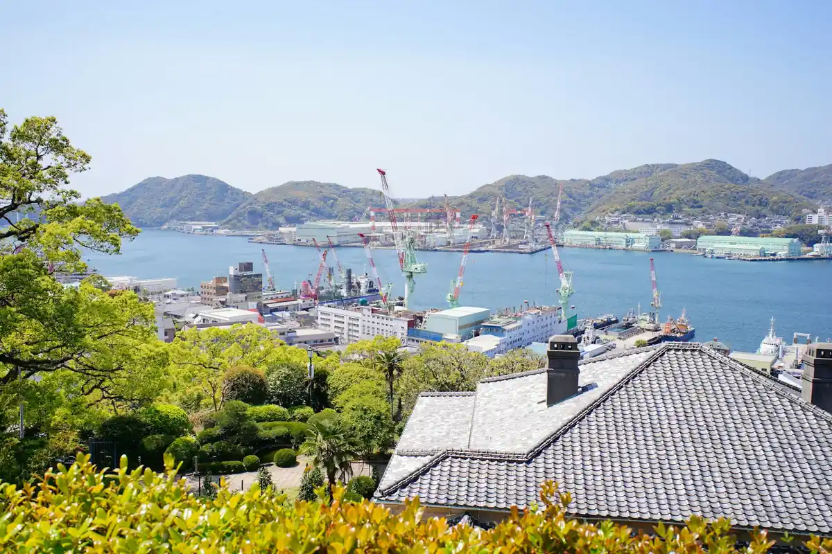 글로버 가든에서 바라본 나가사키 항구와 산