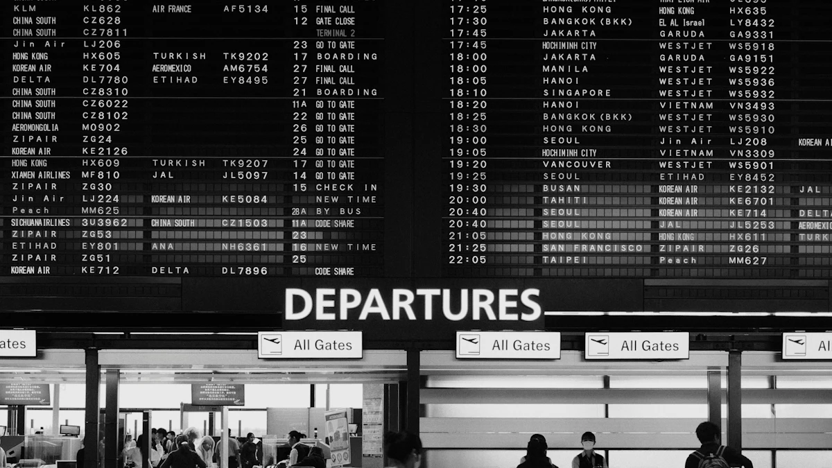 공항 출발 안내판 앞을 지나가는 여행자, 출발 시간과 탑승구 이동을 확인하는 장면